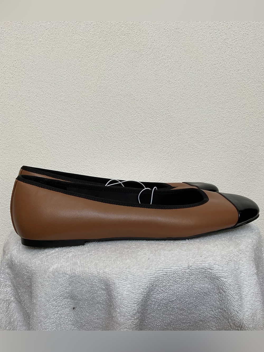 NWT Nine West Teland Cap Toe Ballet Flat Pecan, Black Size 11 Office Work